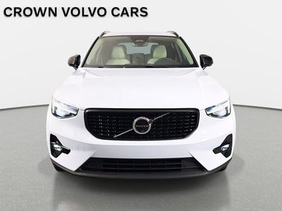 2024 Volvo XC40 Plus Dark Theme