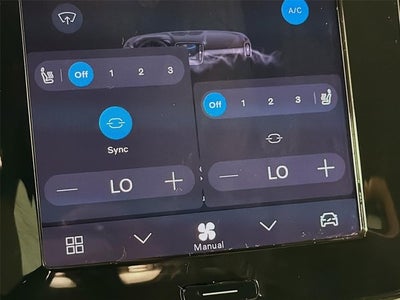 2024 Volvo XC40 Plus Dark Theme
