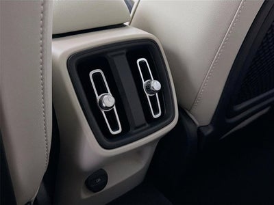 2024 Volvo XC40 Plus Dark Theme
