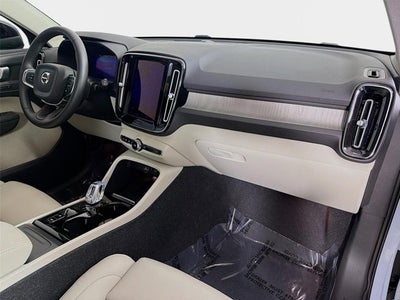2024 Volvo XC40 Plus Dark Theme