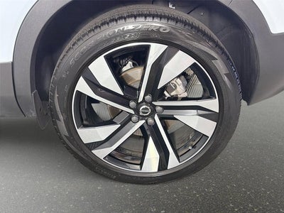 2024 Volvo XC40 Plus Dark Theme