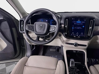 2023 Volvo XC40 Plus Bright Theme
