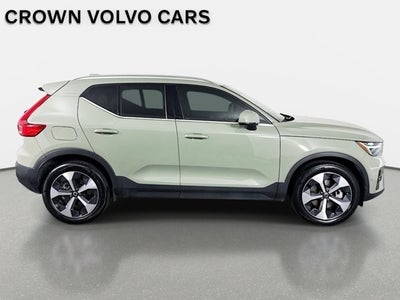 2023 Volvo XC40 Plus Bright Theme