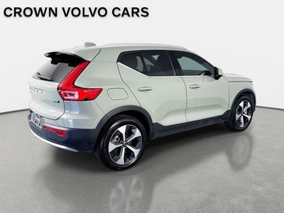 2023 Volvo XC40 Plus Bright Theme
