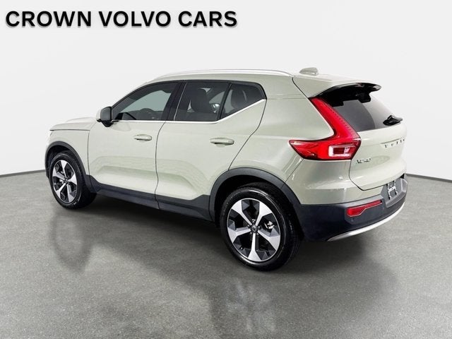 2023 Volvo XC40 Plus Bright Theme