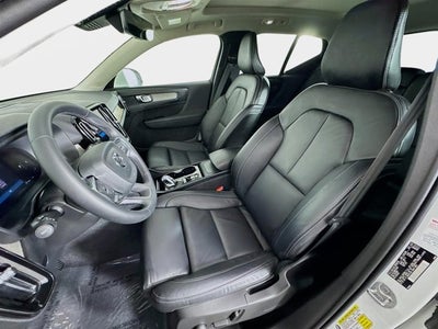 2023 Volvo XC40 Plus Bright Theme