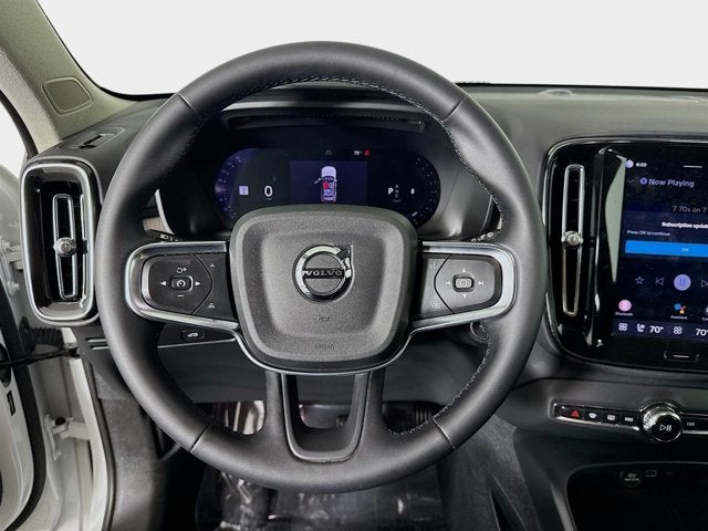2023 Volvo XC40 Plus Bright Theme