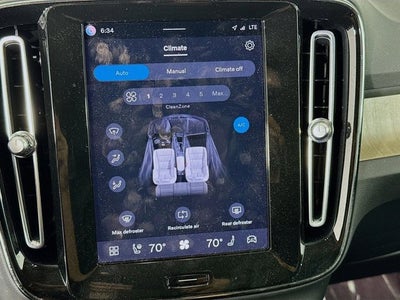 2023 Volvo XC40 Plus Bright Theme