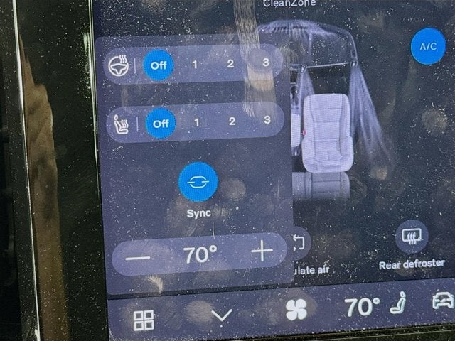 2023 Volvo XC40 Plus Bright Theme