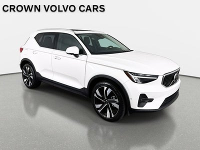2023 Volvo XC40 Plus Bright Theme
