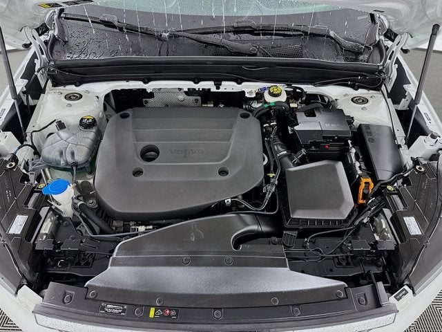 2023 Volvo XC40 Plus Bright Theme