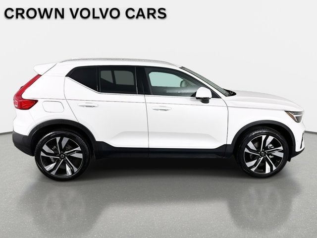 2023 Volvo XC40 Plus Bright Theme