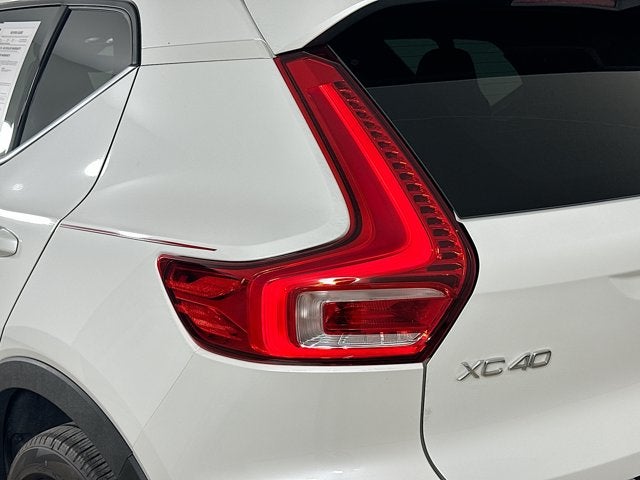 2023 Volvo XC40 Plus Bright Theme
