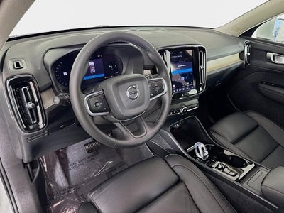 2023 Volvo XC40 Plus Bright Theme