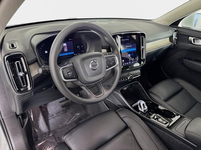 2023 Volvo XC40 Plus Bright Theme