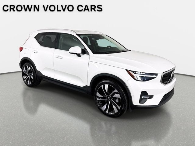 2023 Volvo XC40 Plus Bright Theme