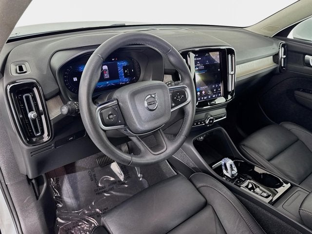 2023 Volvo XC40 Plus Bright Theme