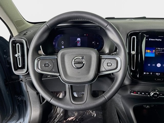 2023 Volvo XC40 Core