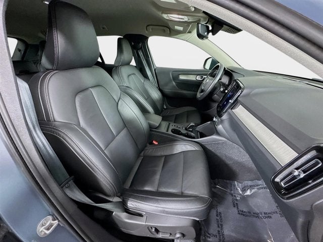 2023 Volvo XC40 Core