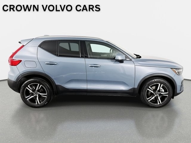 2023 Volvo XC40 Core