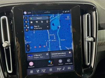 2023 Volvo XC40 Plus Dark Theme