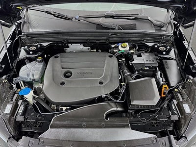 2023 Volvo XC40 Plus Dark Theme