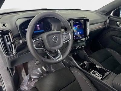 2023 Volvo XC40 Plus Dark Theme