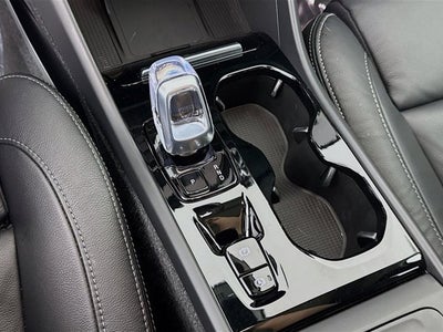 2023 Volvo XC40 Plus Dark Theme