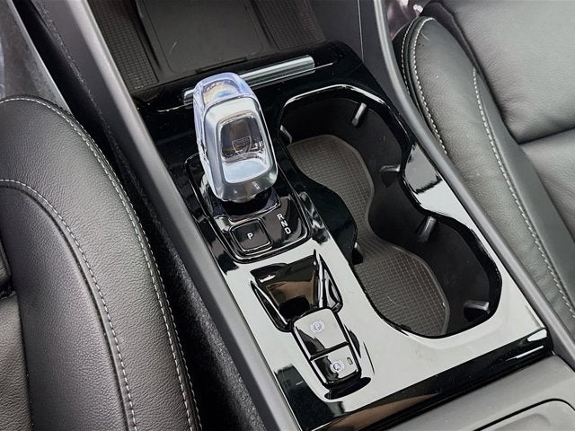 2023 Volvo XC40 Plus Dark Theme