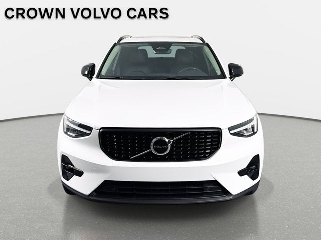 2023 Volvo XC40 Plus Dark Theme