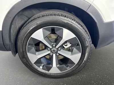 2023 Volvo XC40 Plus Dark Theme