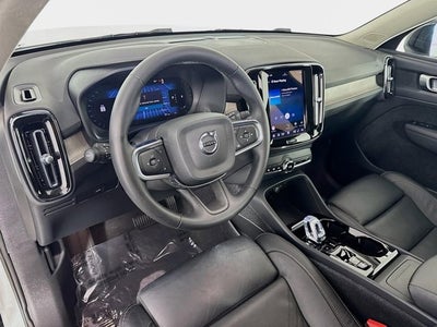 2023 Volvo XC40 Plus Dark Theme