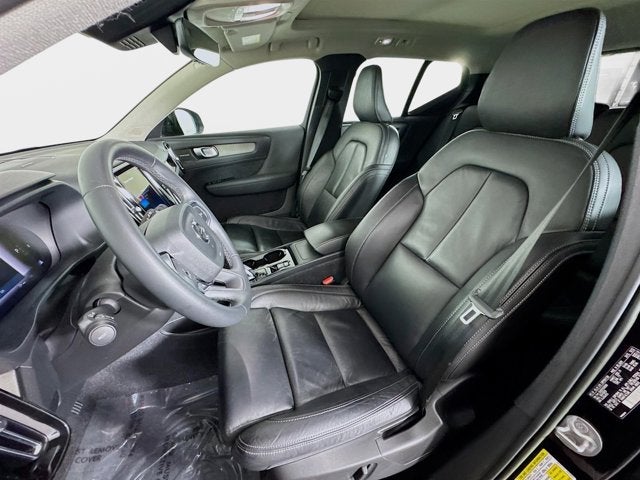 2023 Volvo XC40 Ultimate Dark Theme