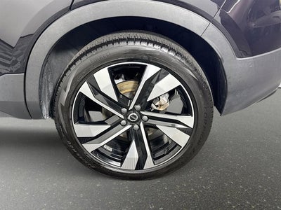 2023 Volvo XC40 Ultimate Dark Theme