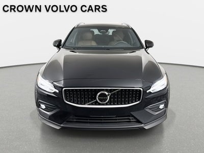 2025 Volvo V60 Cross Country Plus