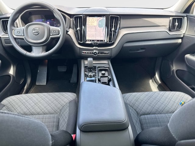 2025 Volvo XC60 Core