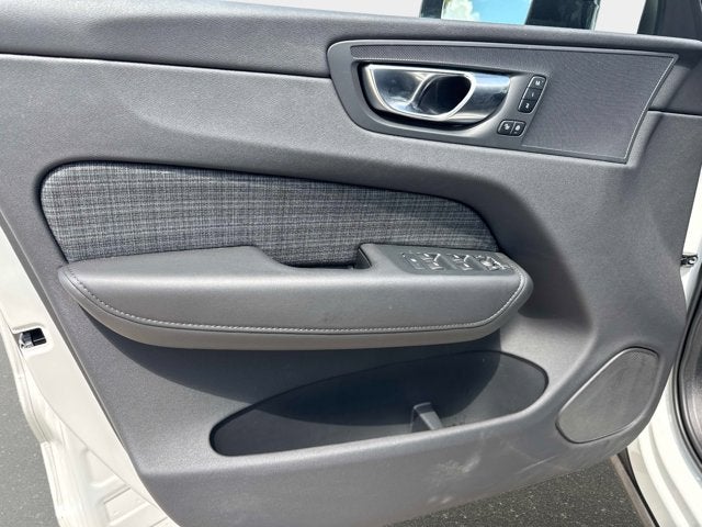 2025 Volvo XC60 Core