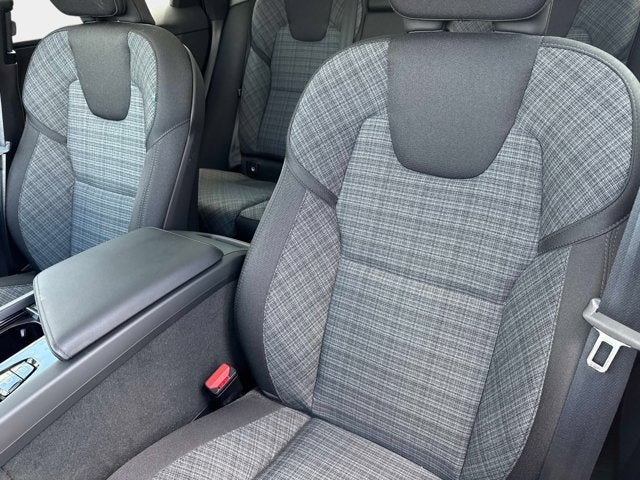 2025 Volvo XC60 Core