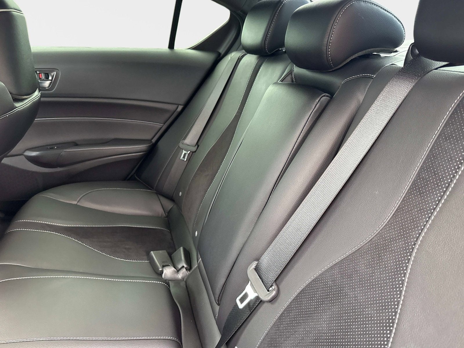 2022 Acura ILX w/Premium/A-SPEC Package