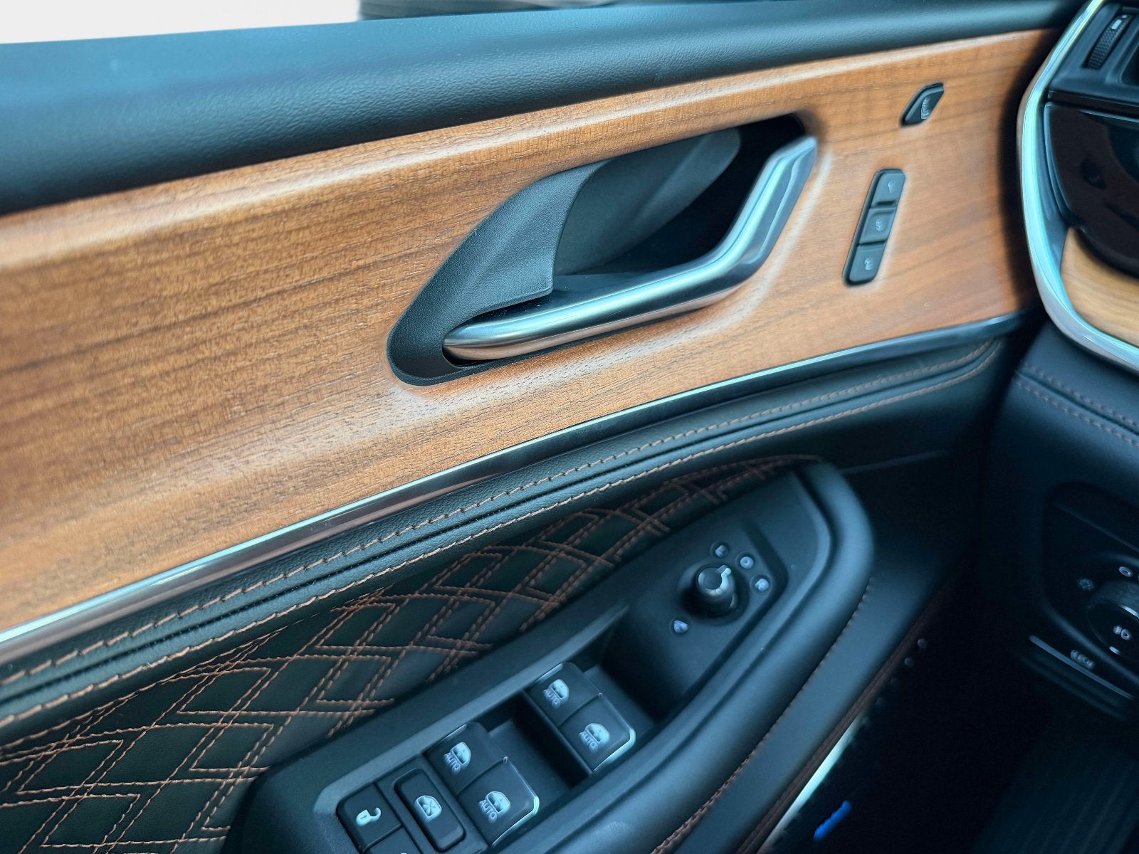 2026 Jeep Grand Cherokee L Summit