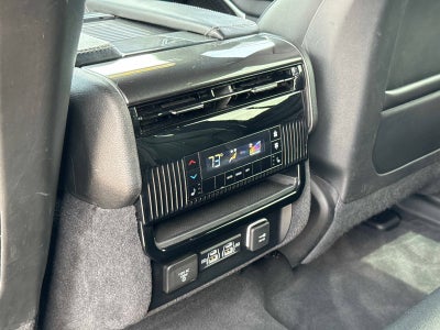 2023 Jeep Wagoneer Base