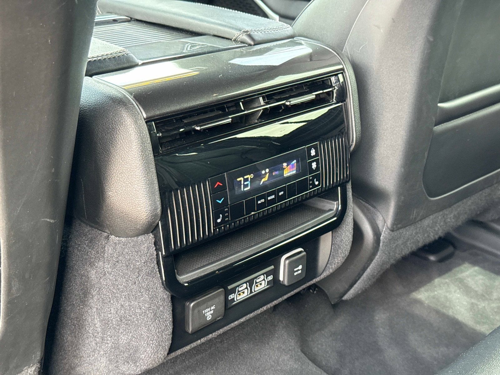 2023 Jeep Wagoneer Base