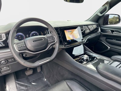 2023 Jeep Wagoneer Base