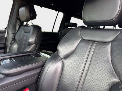 2023 Jeep Wagoneer Base