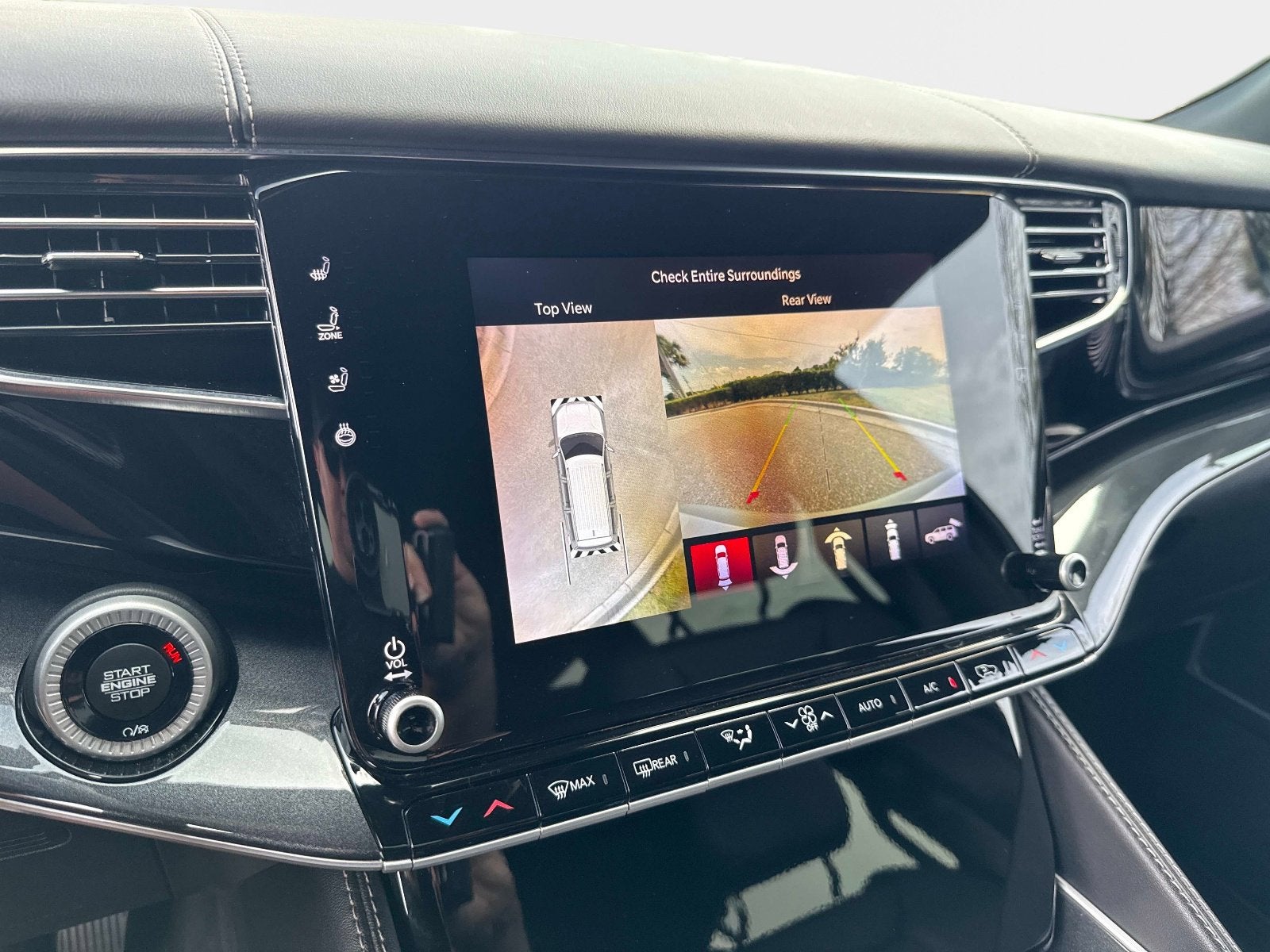 2023 Jeep Wagoneer Base