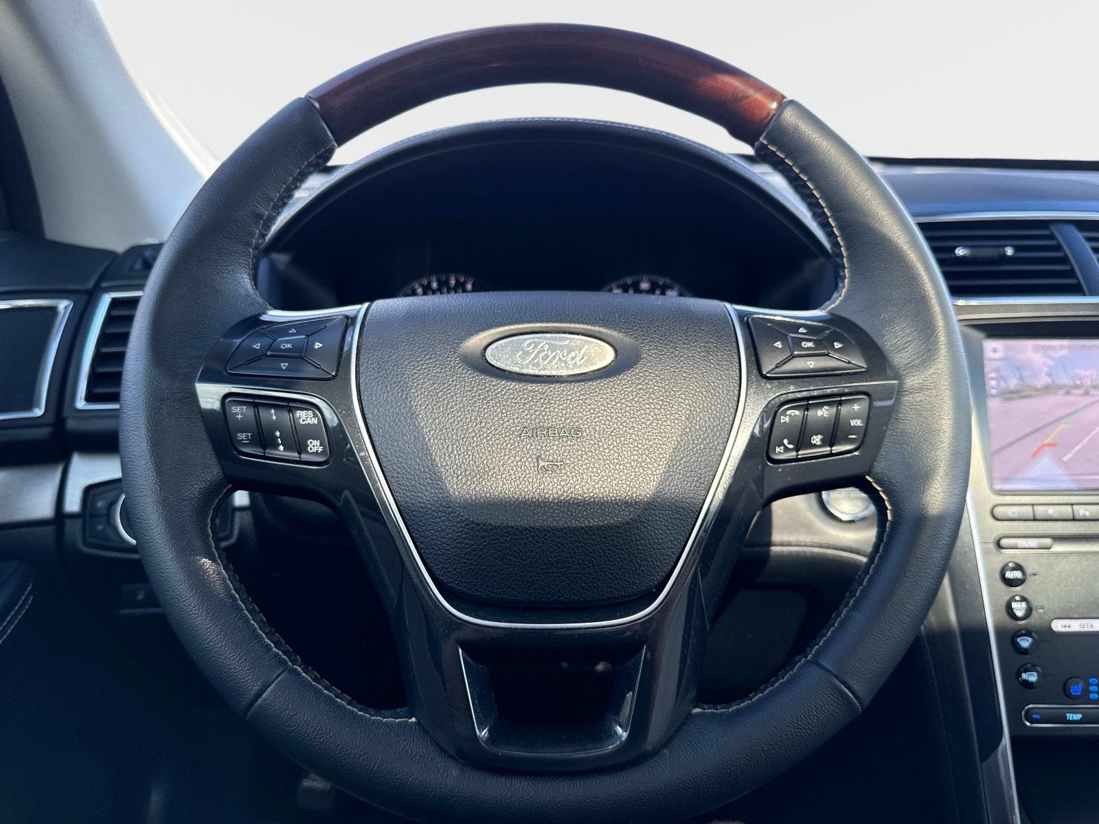 2019 Ford Explorer Platinum