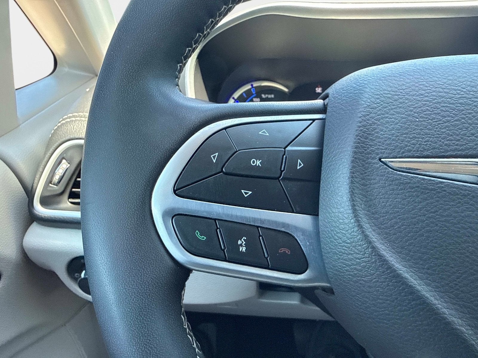 2024 Chrysler Pacifica Hybrid Select