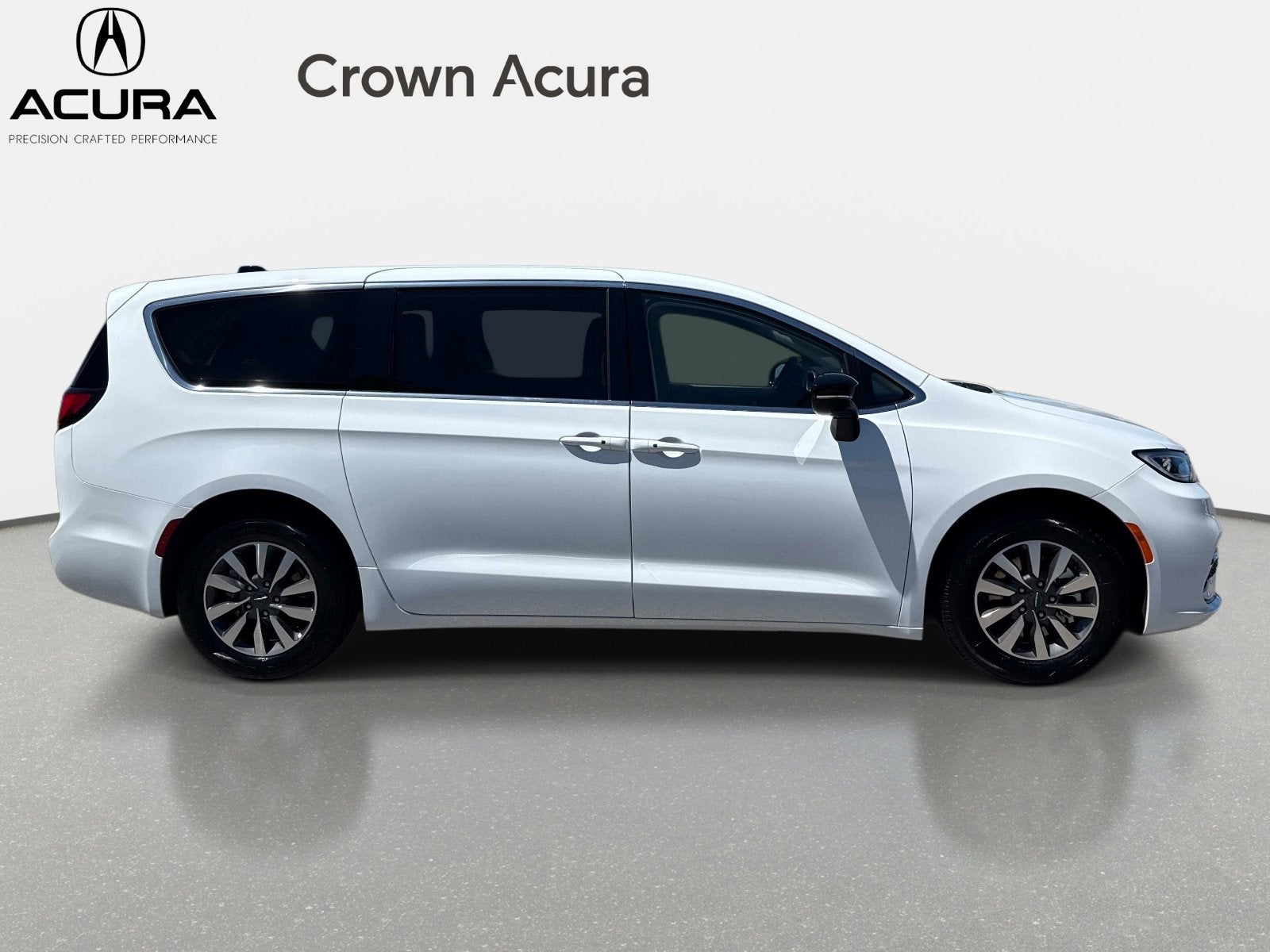 2024 Chrysler Pacifica Hybrid Select
