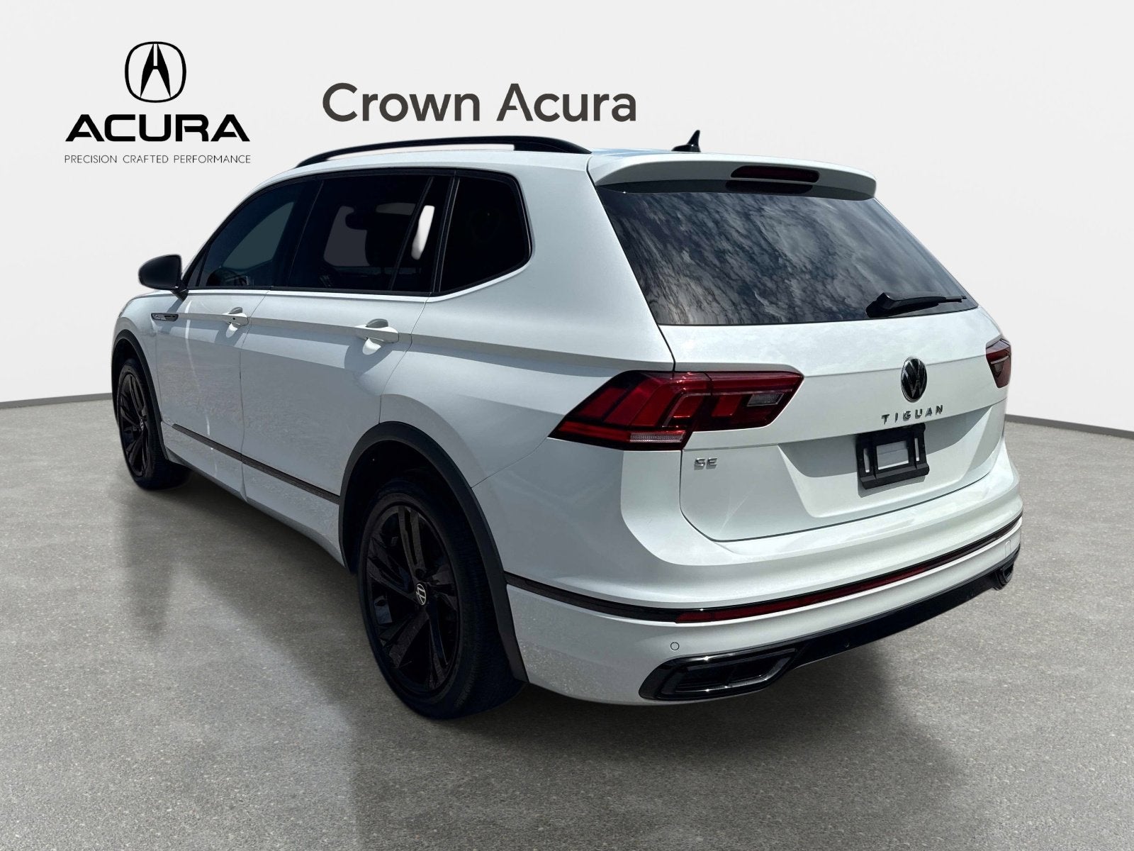 2023 Volkswagen Tiguan SE R-Line Black