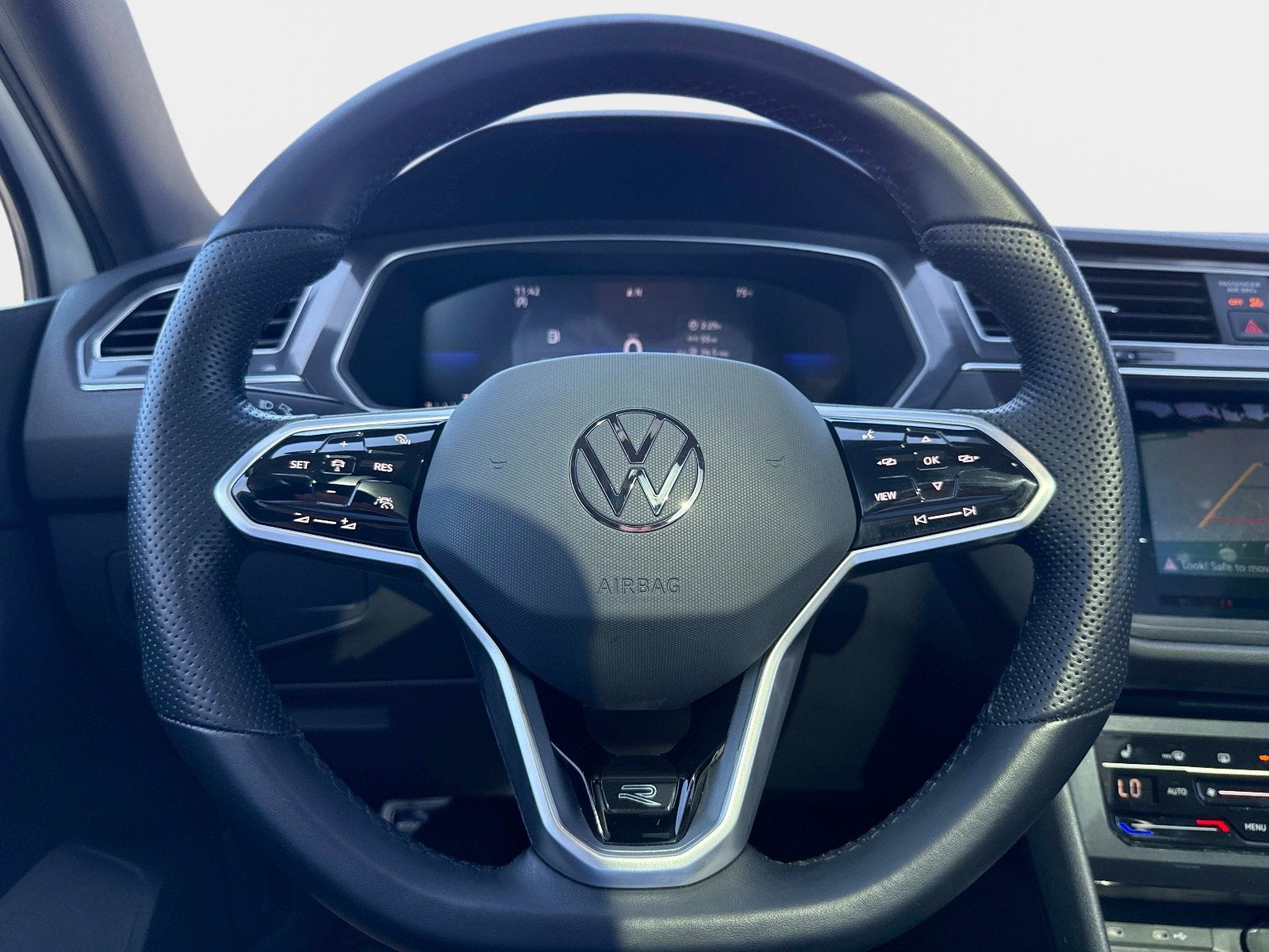 2023 Volkswagen Tiguan SE R-Line Black